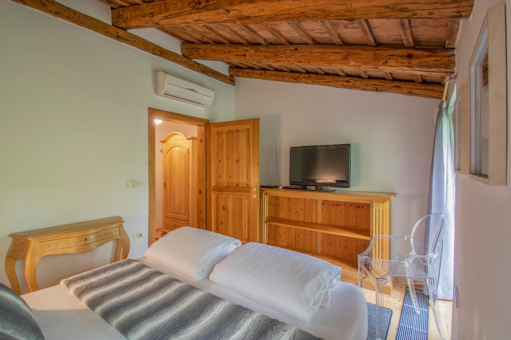 Residence Apolonija Guest House Sezana Ngoại thất bức ảnh